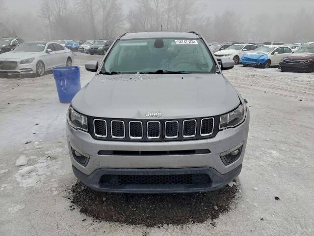 Jeep Compass Latitude Image 12