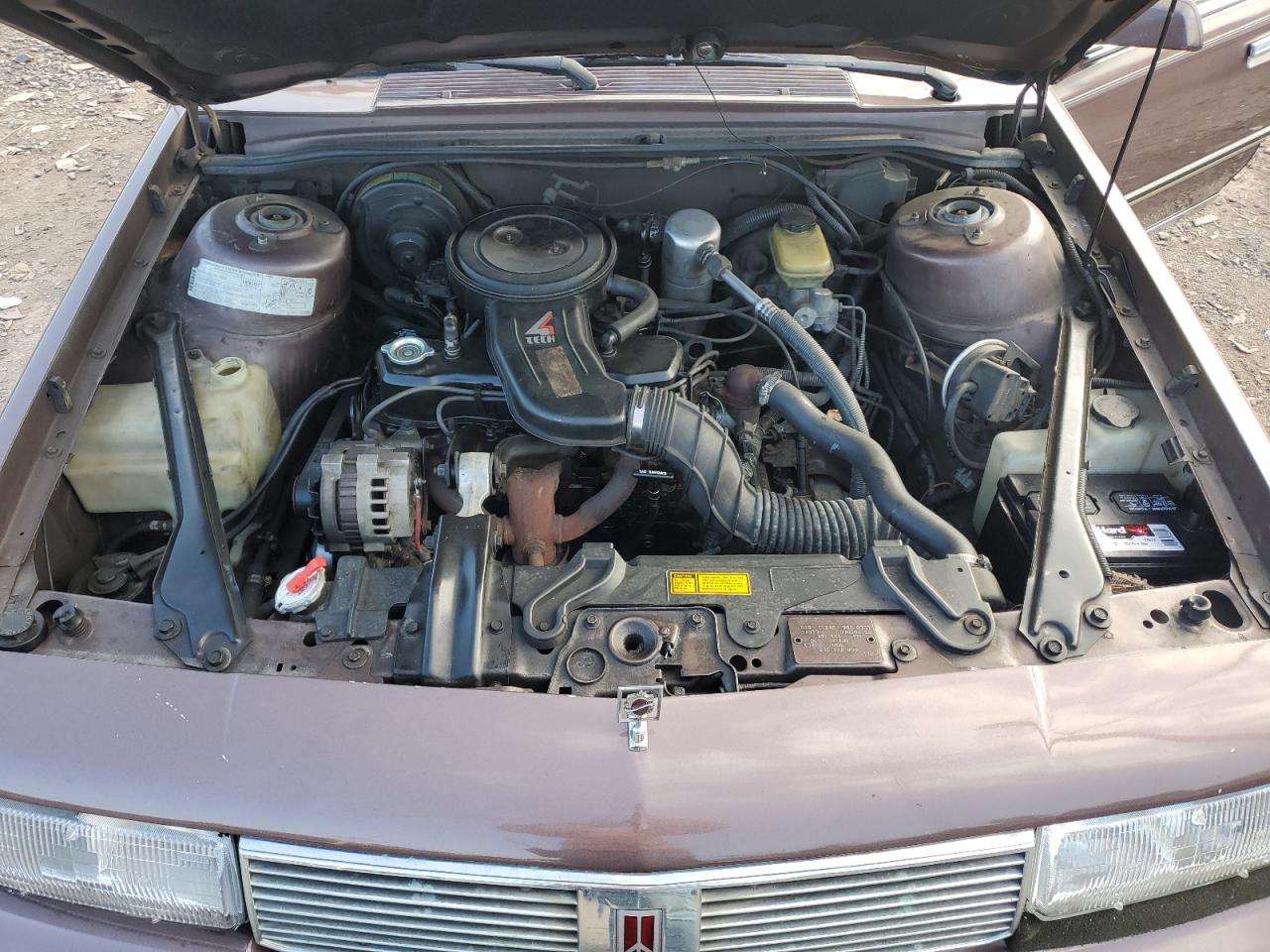 Oldsmobile Cutlass Brougham Image 4