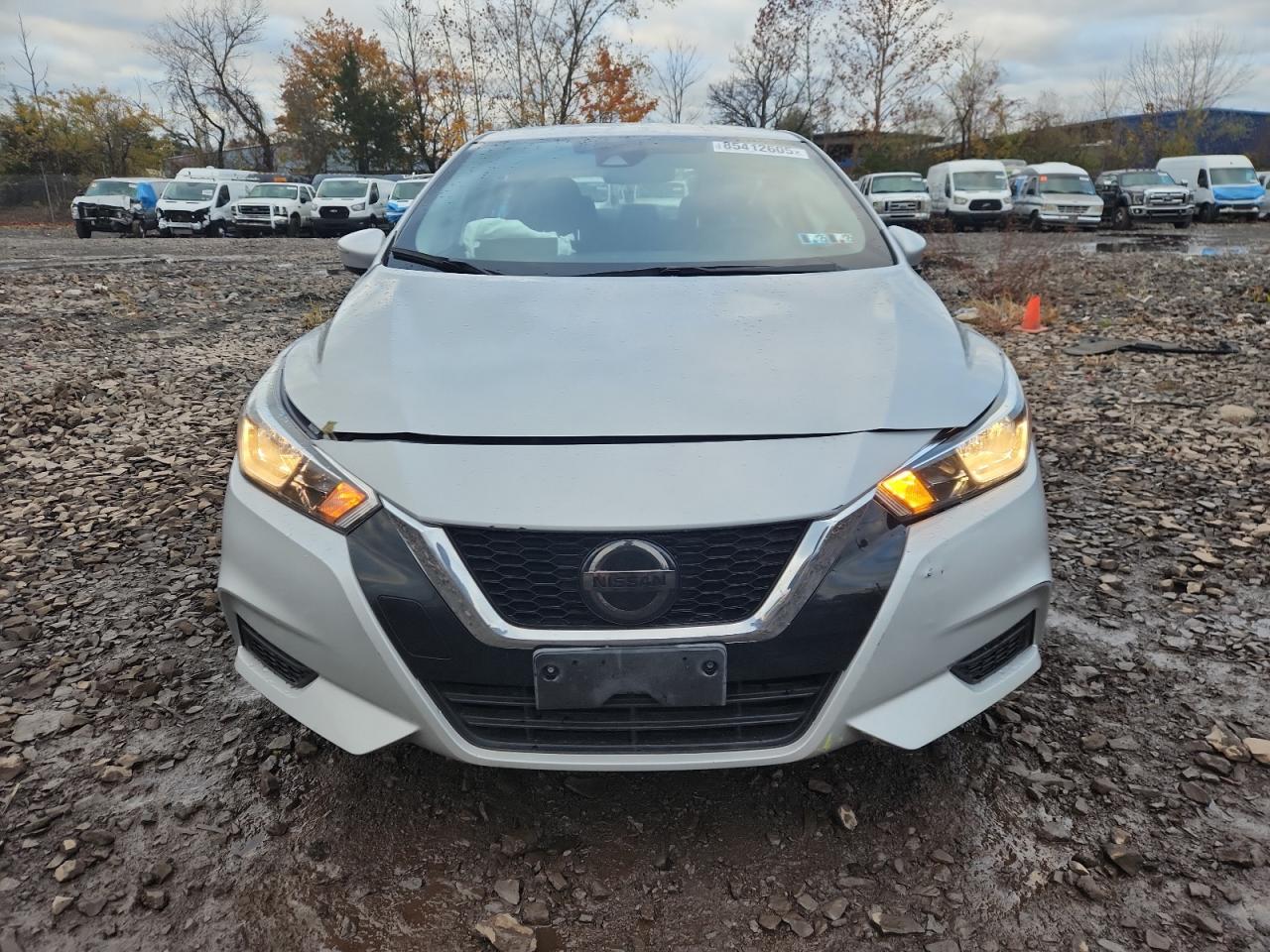 Nissan Versa Sv Image 6