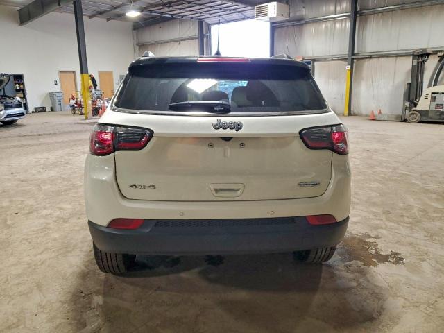 Jeep Compass Latitude Image 5