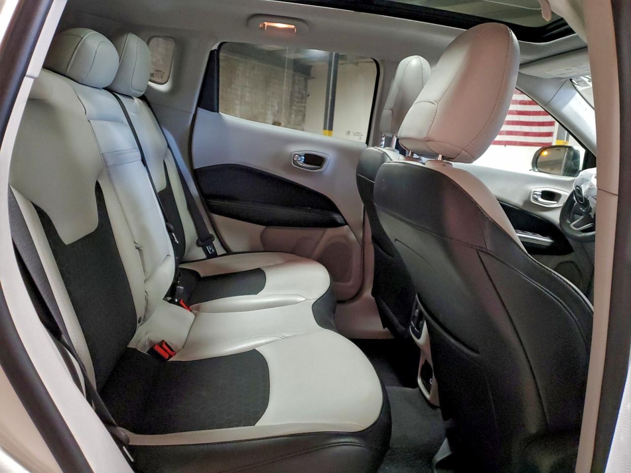 Jeep Compass Latitude Image 6