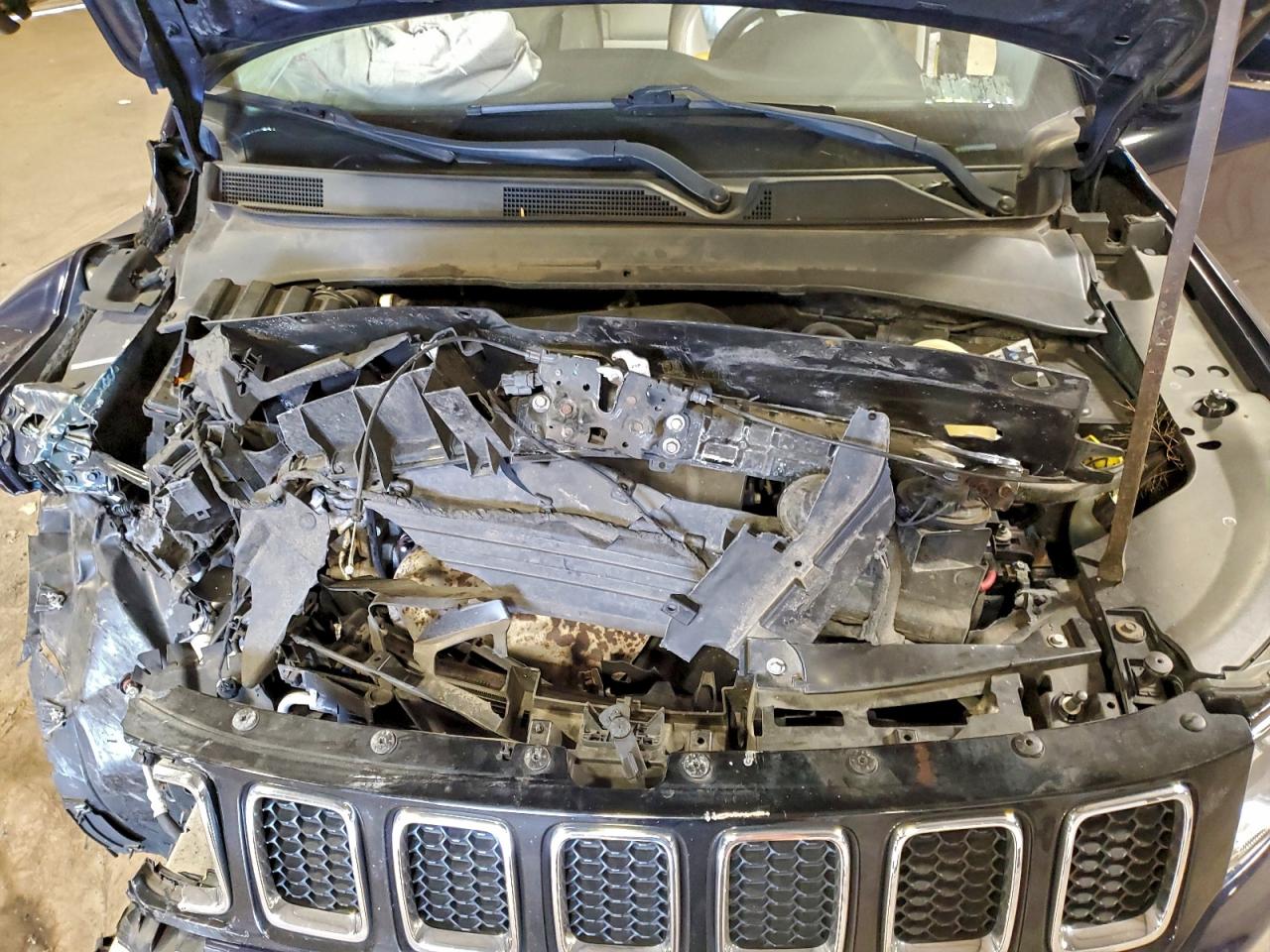 Jeep Compass Limited Image 12