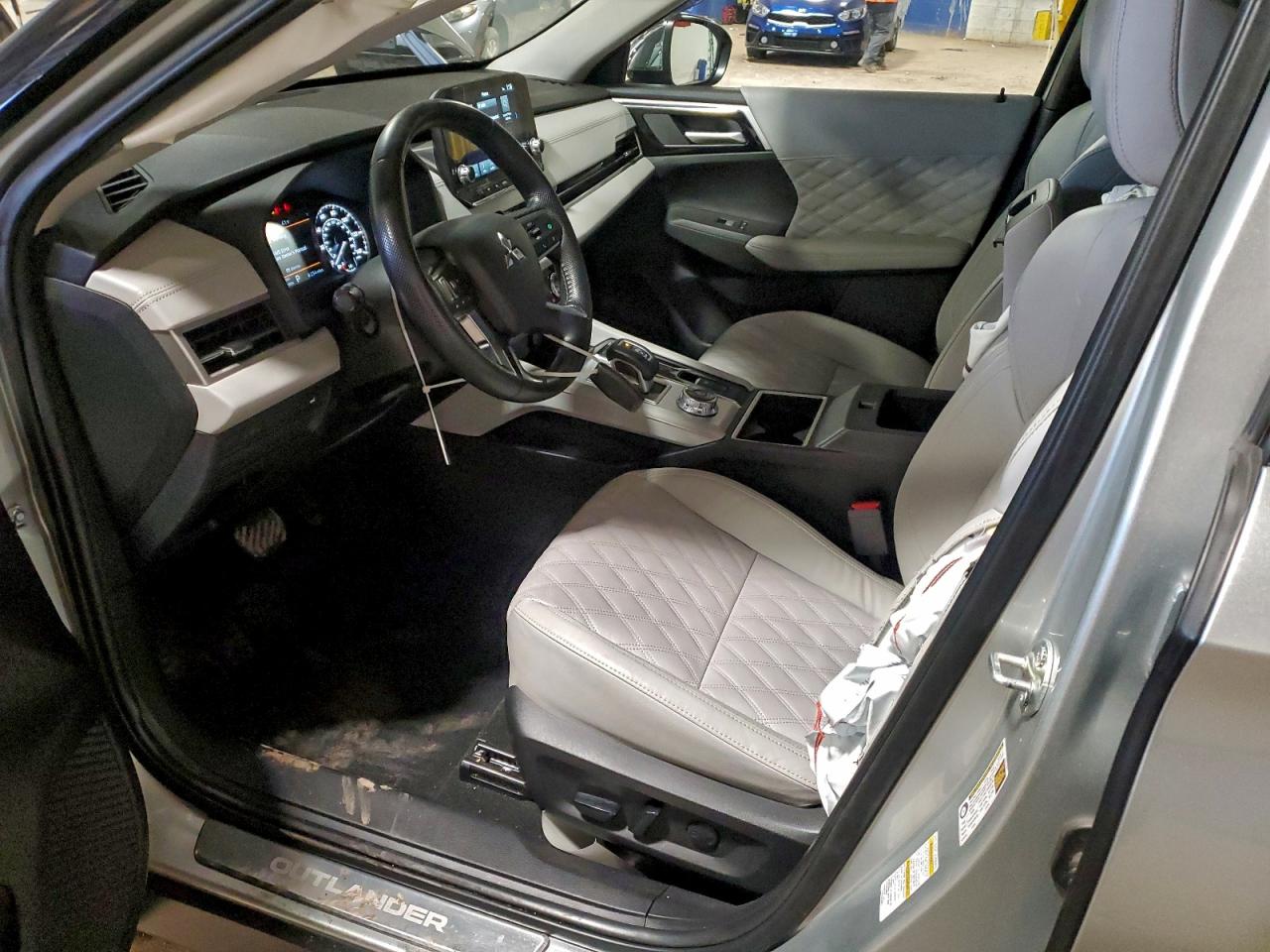 Mitsubishi Outlander Sel Image 4