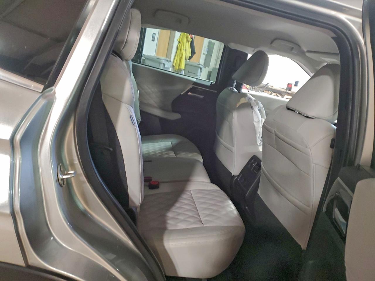 Mitsubishi Outlander Sel Image 11