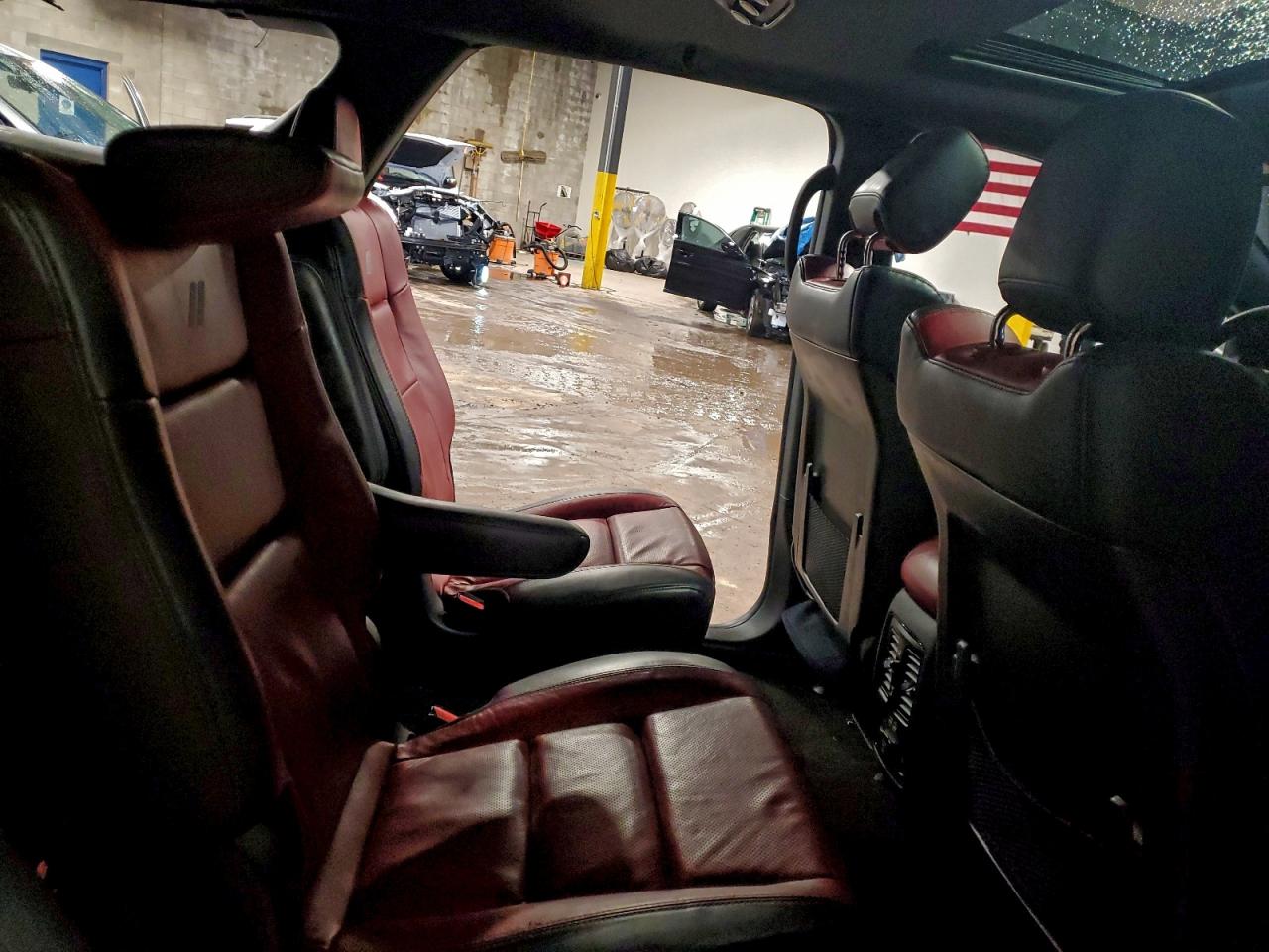 Dodge Durango R/t Image 9