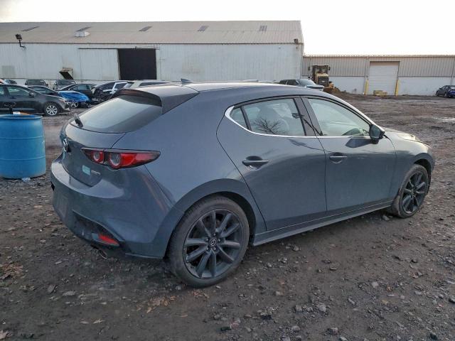 Mazda 3 Premium Image 2