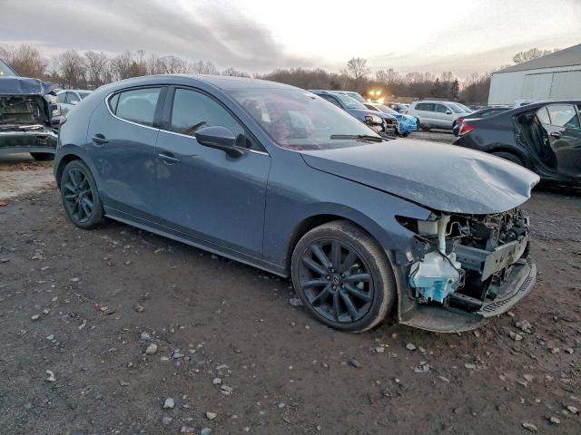 Mazda 3 Premium Image 7