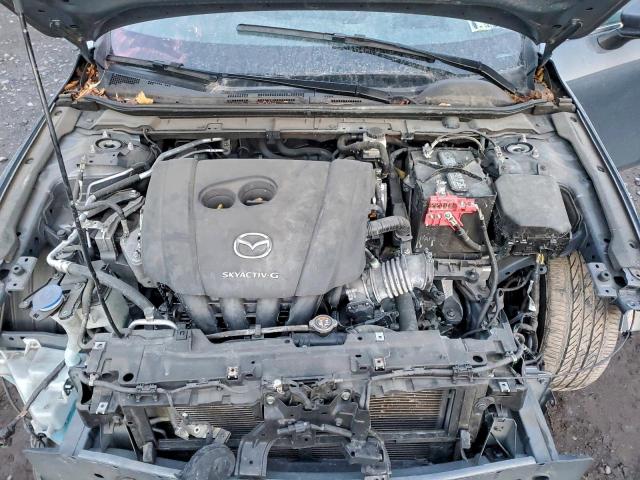 Mazda 3 Premium Image 8