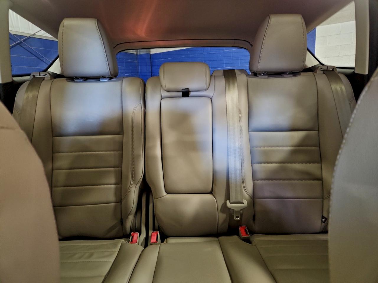 Ford Escape Titanium Image 5