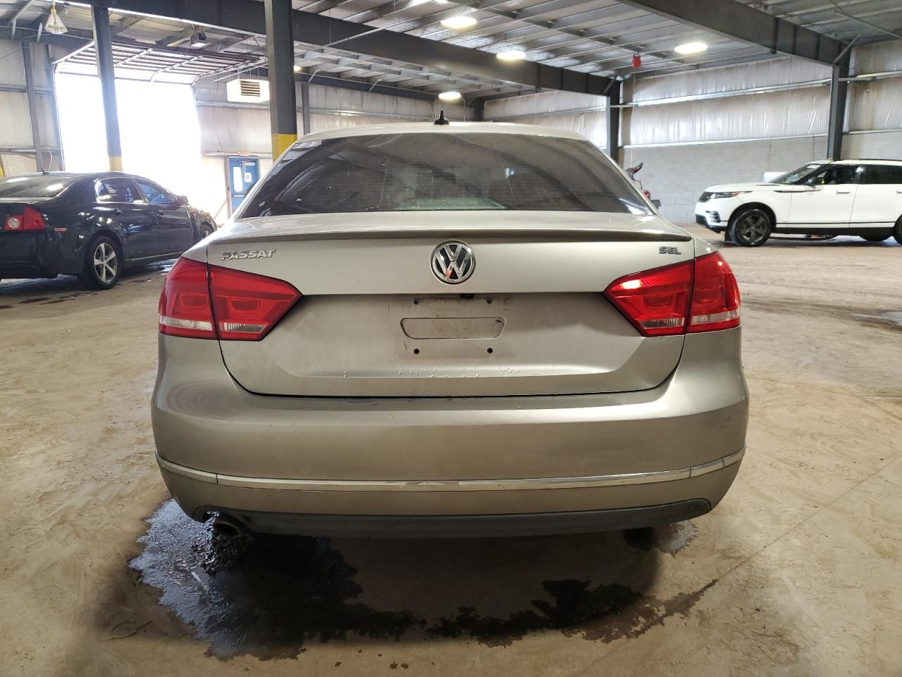 Volkswagen Passat Sel Image 7