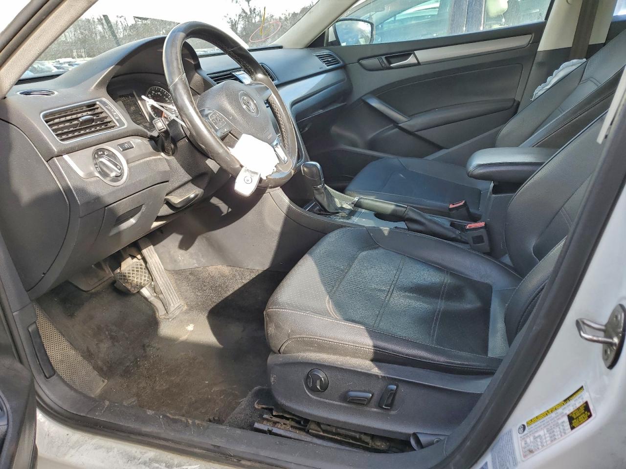 Volkswagen Passat S Image 4