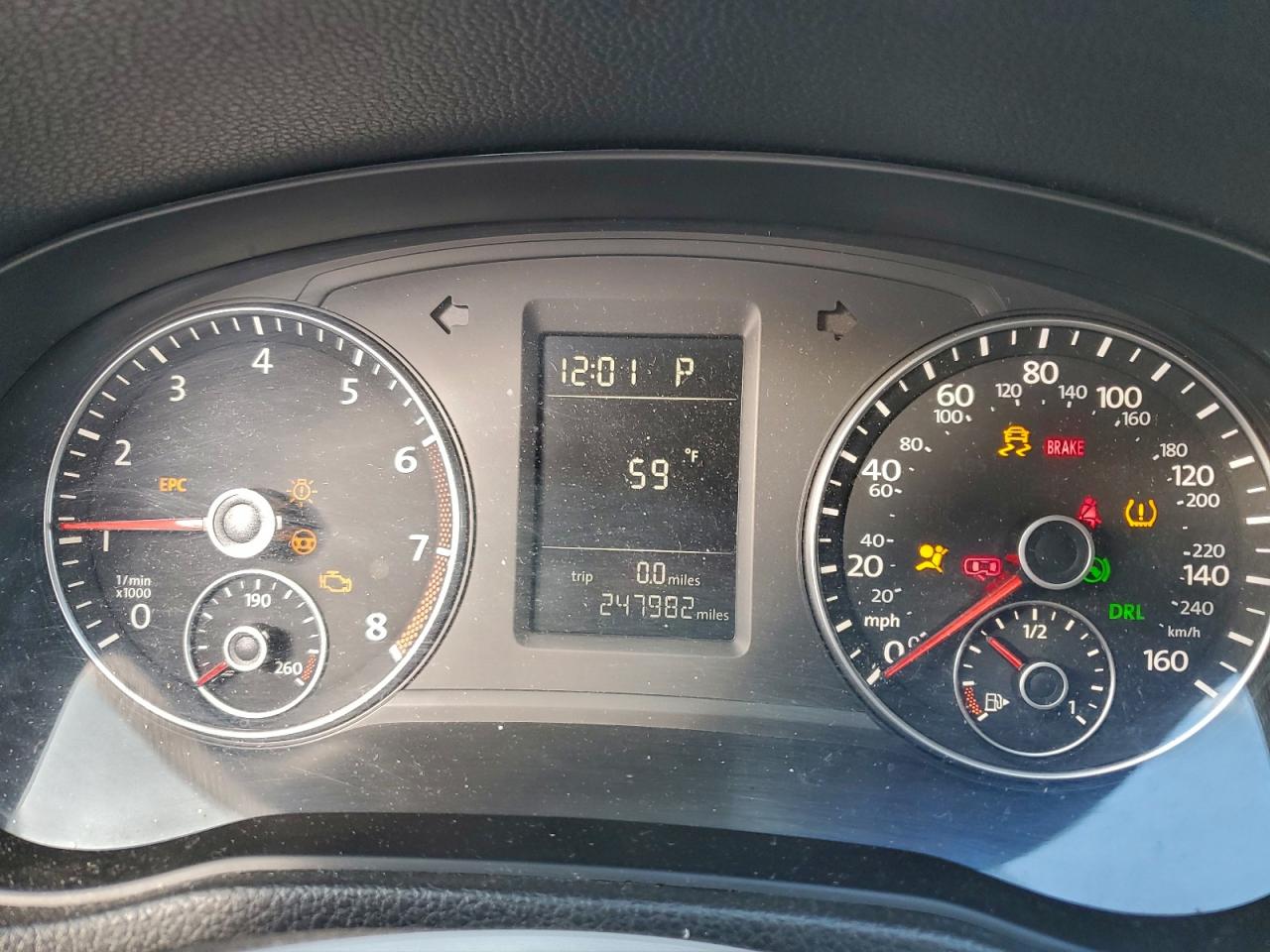 Volkswagen Passat S Image 13