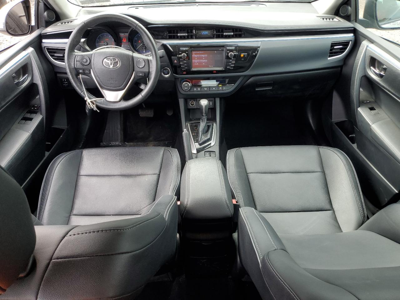 Toyota Corolla L Image 9