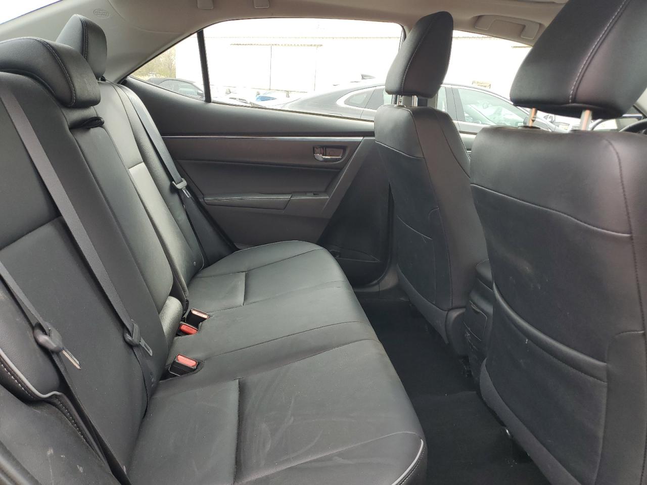 Toyota Corolla L Image 11