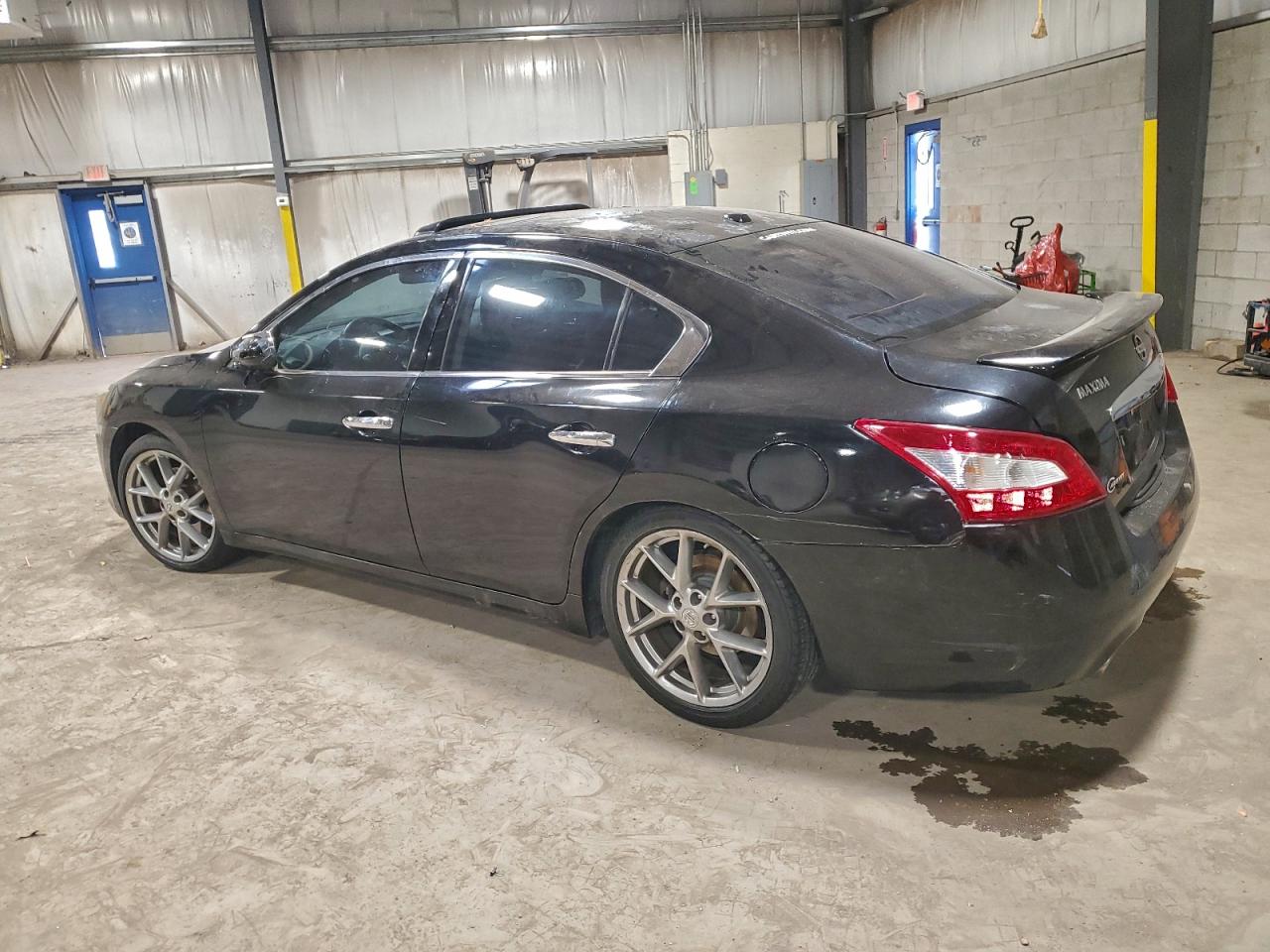 Nissan Maxima S Image 9