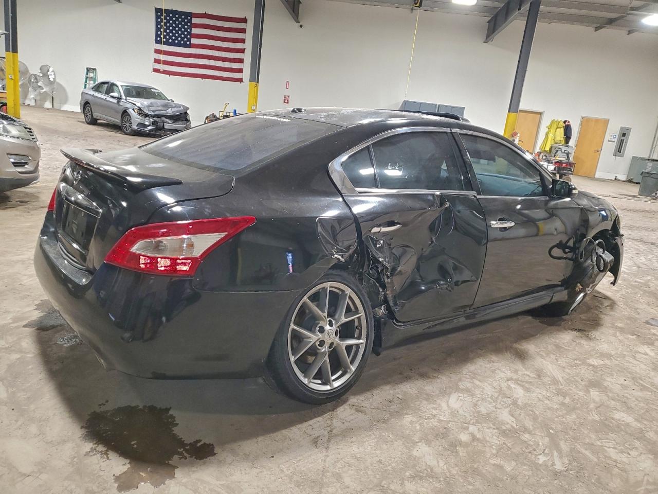 Nissan Maxima S Image 3