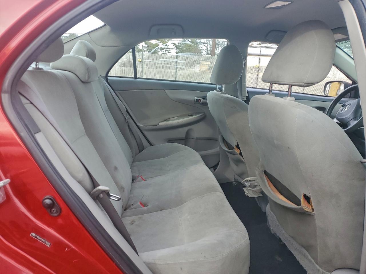 Toyota Corolla Base Image 6