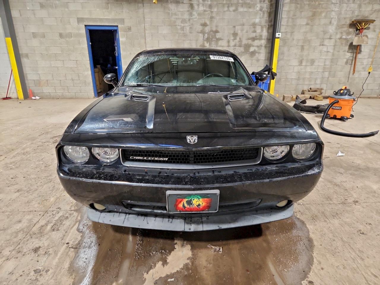 Dodge Challenger R/t Image 12