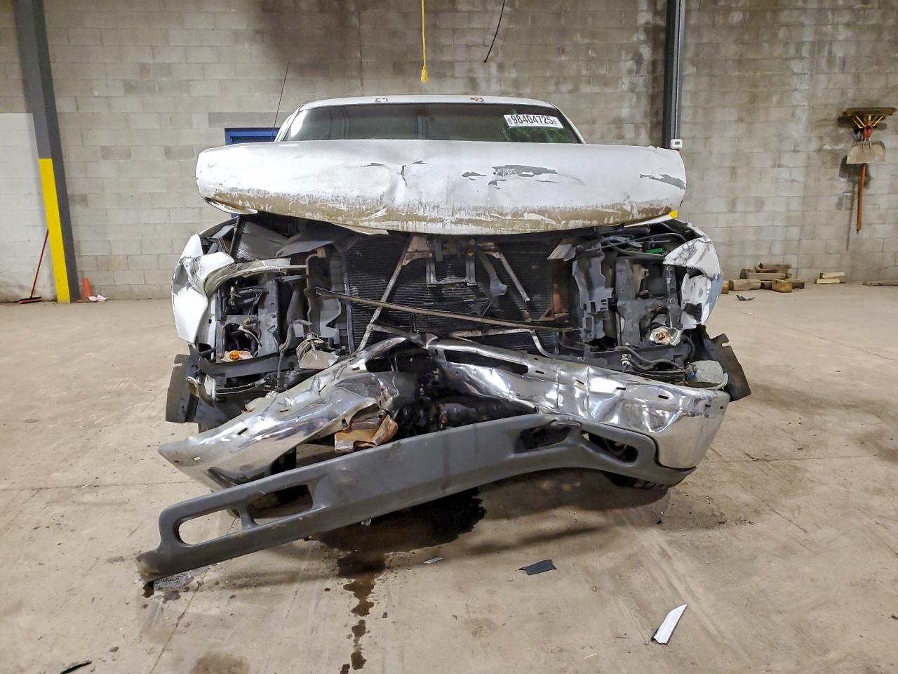 Chevrolet Silverado K1500 Image 2