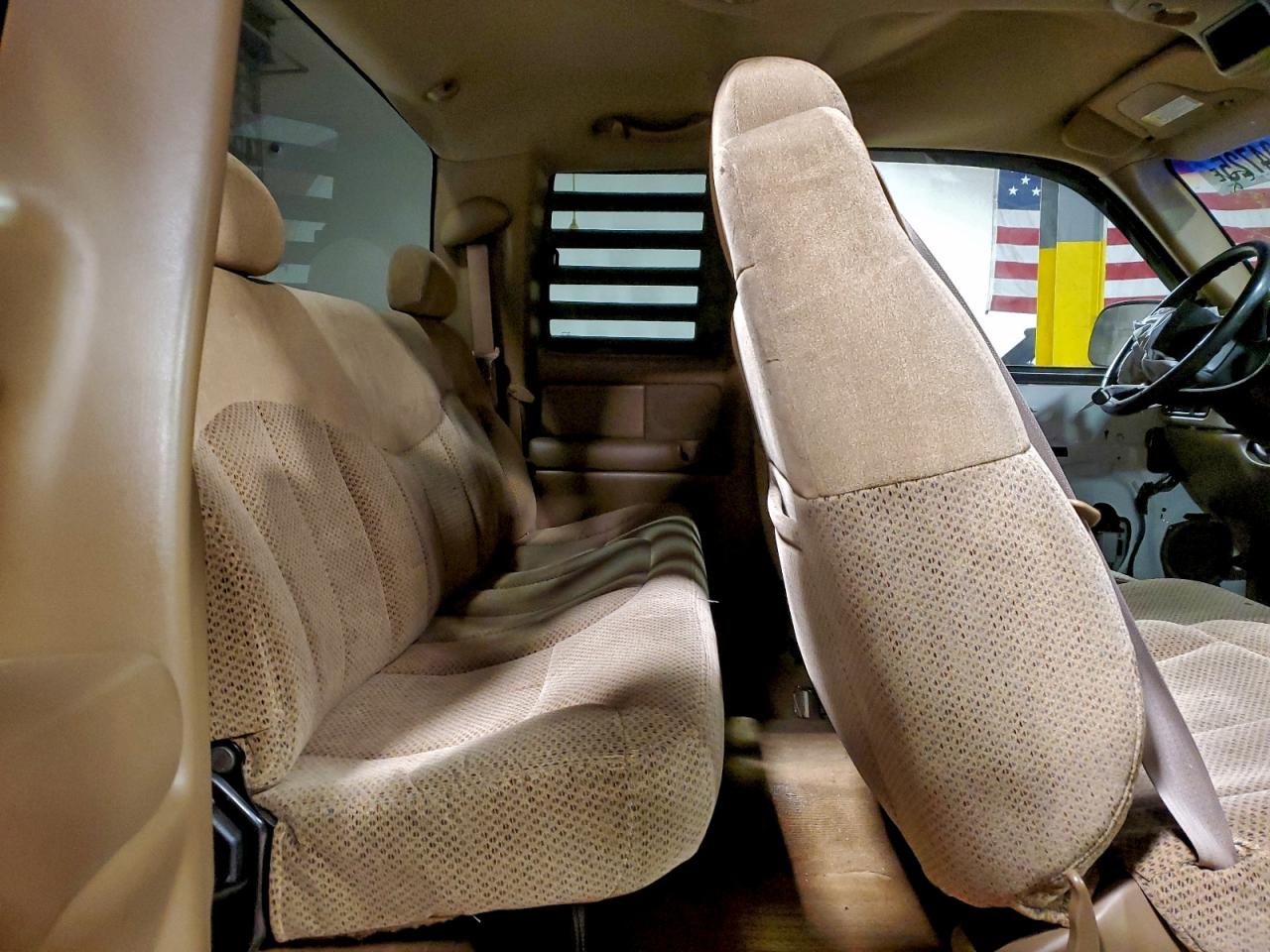 Chevrolet Silverado K1500 Image 12