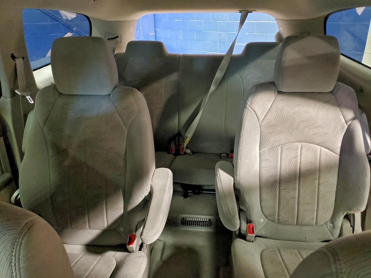 Buick Enclave Image 12