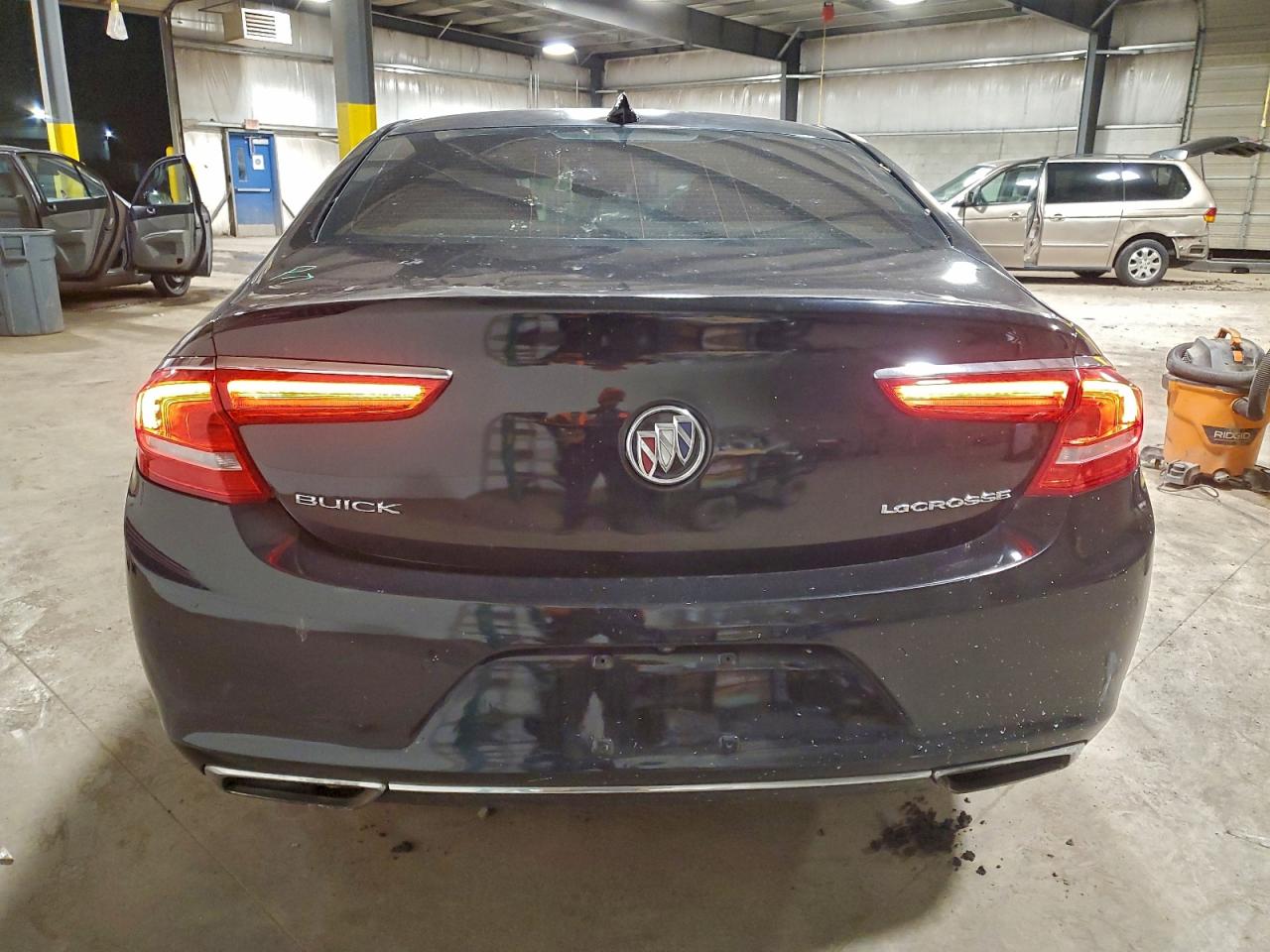 Buick LaCrosse Premium Image 6