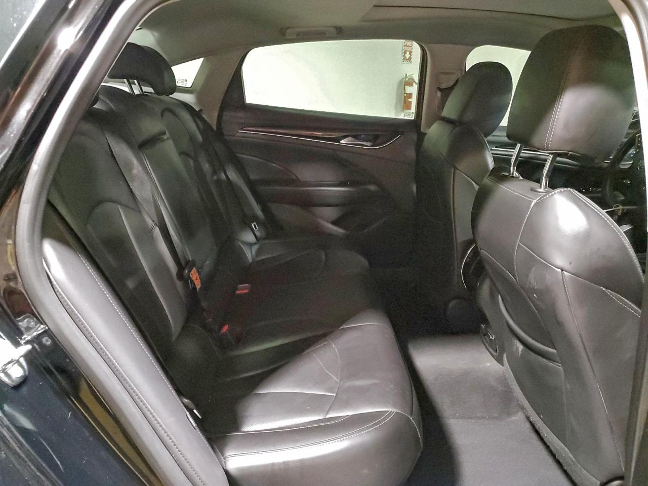 Buick LaCrosse Premium Image 8