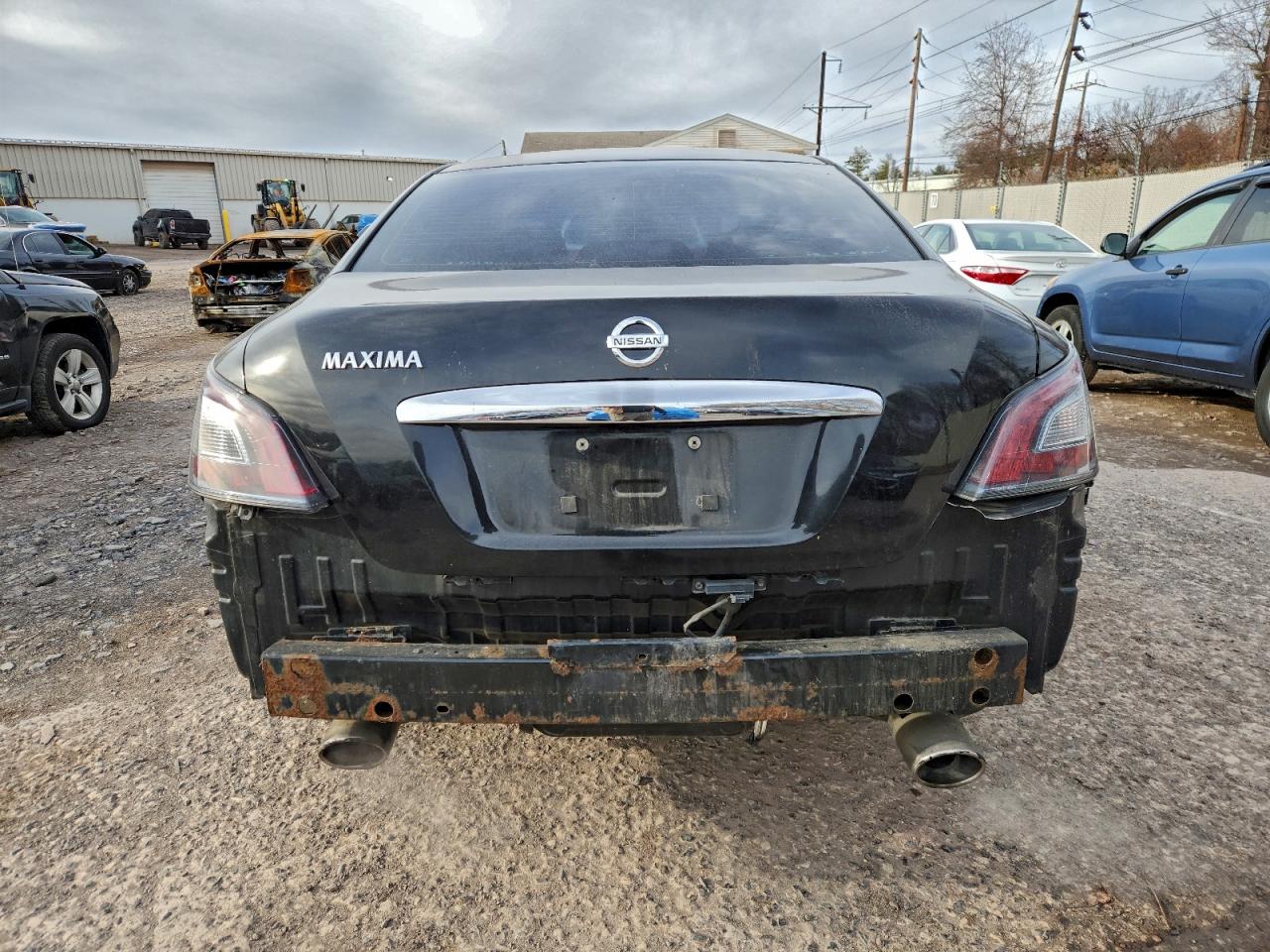 Nissan Maxima S Image 6