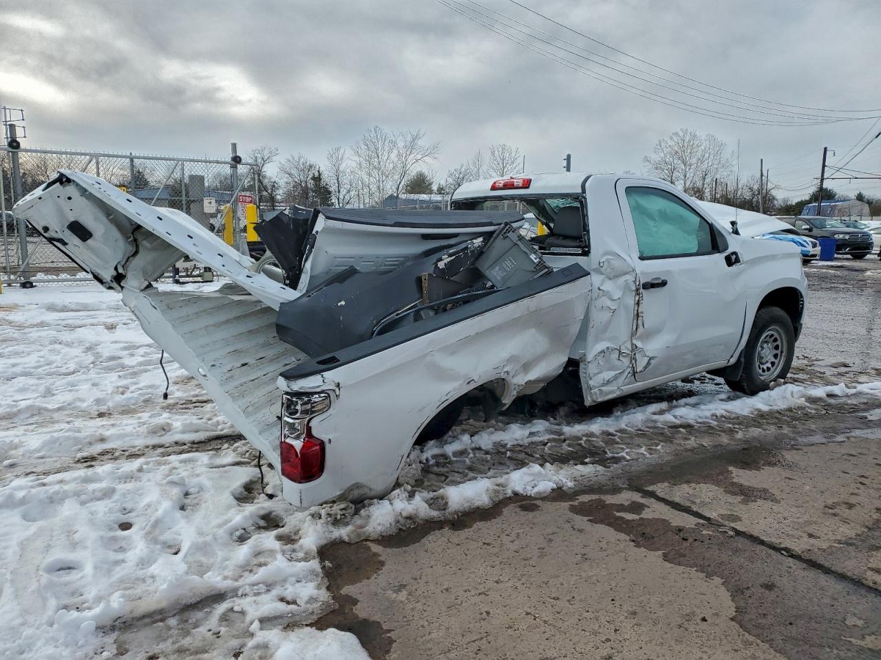 Chevrolet Silverado C1500 Image 12