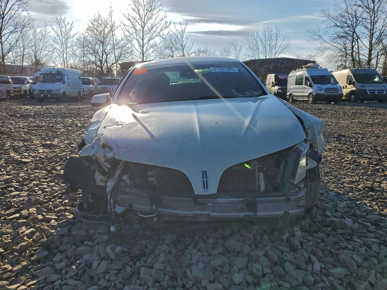 Lincoln MKS Image 12