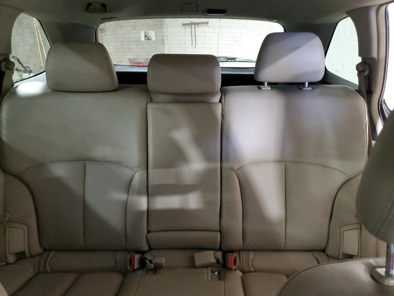 Subaru Outback 3.6r Limited Image 9