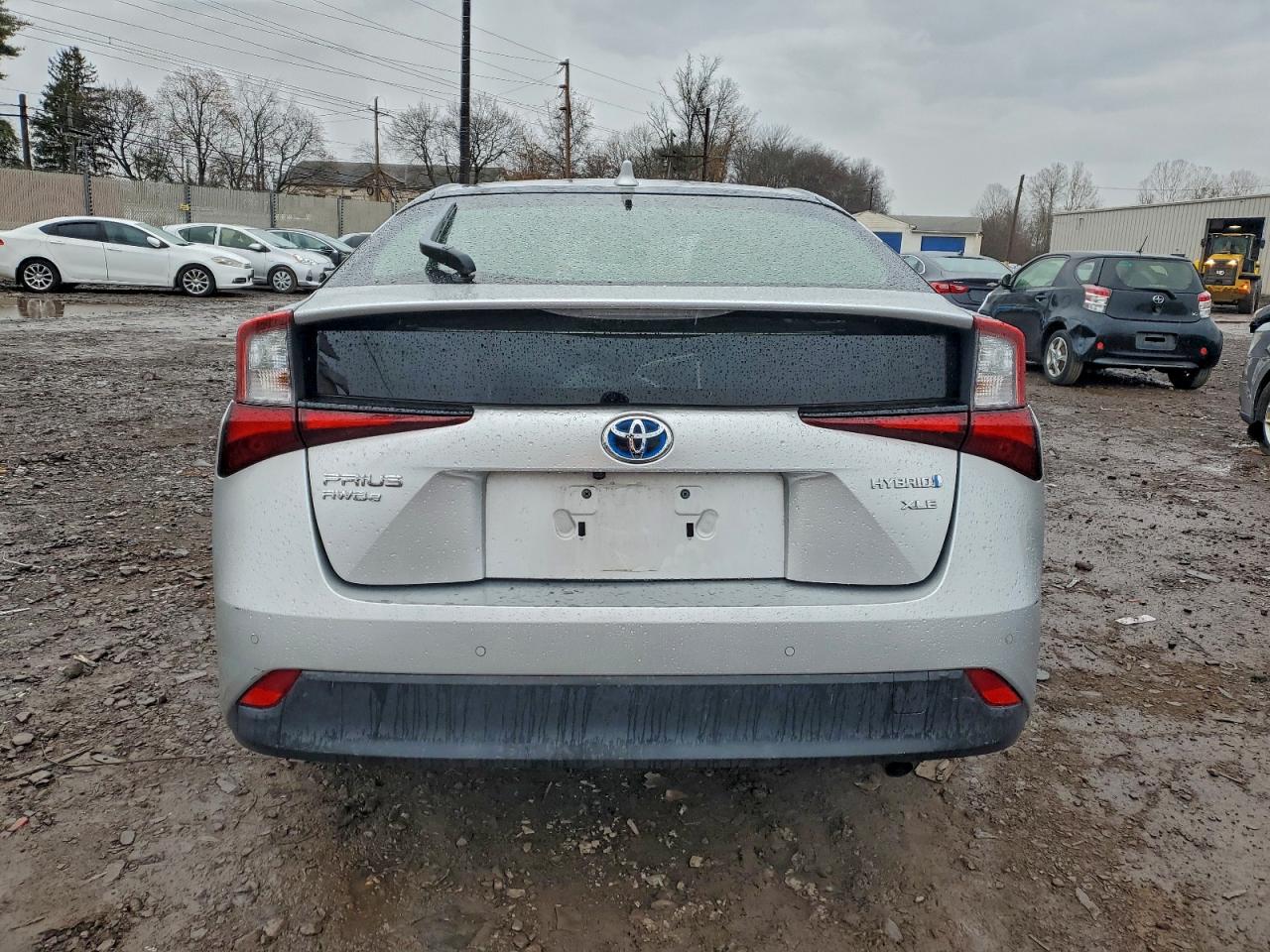 Toyota Prius Le Image 11