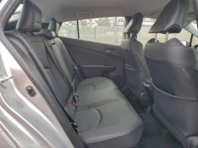 Toyota Prius Le Image 9