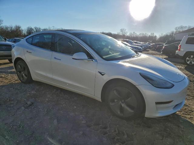 Tesla Model 3 Image 5