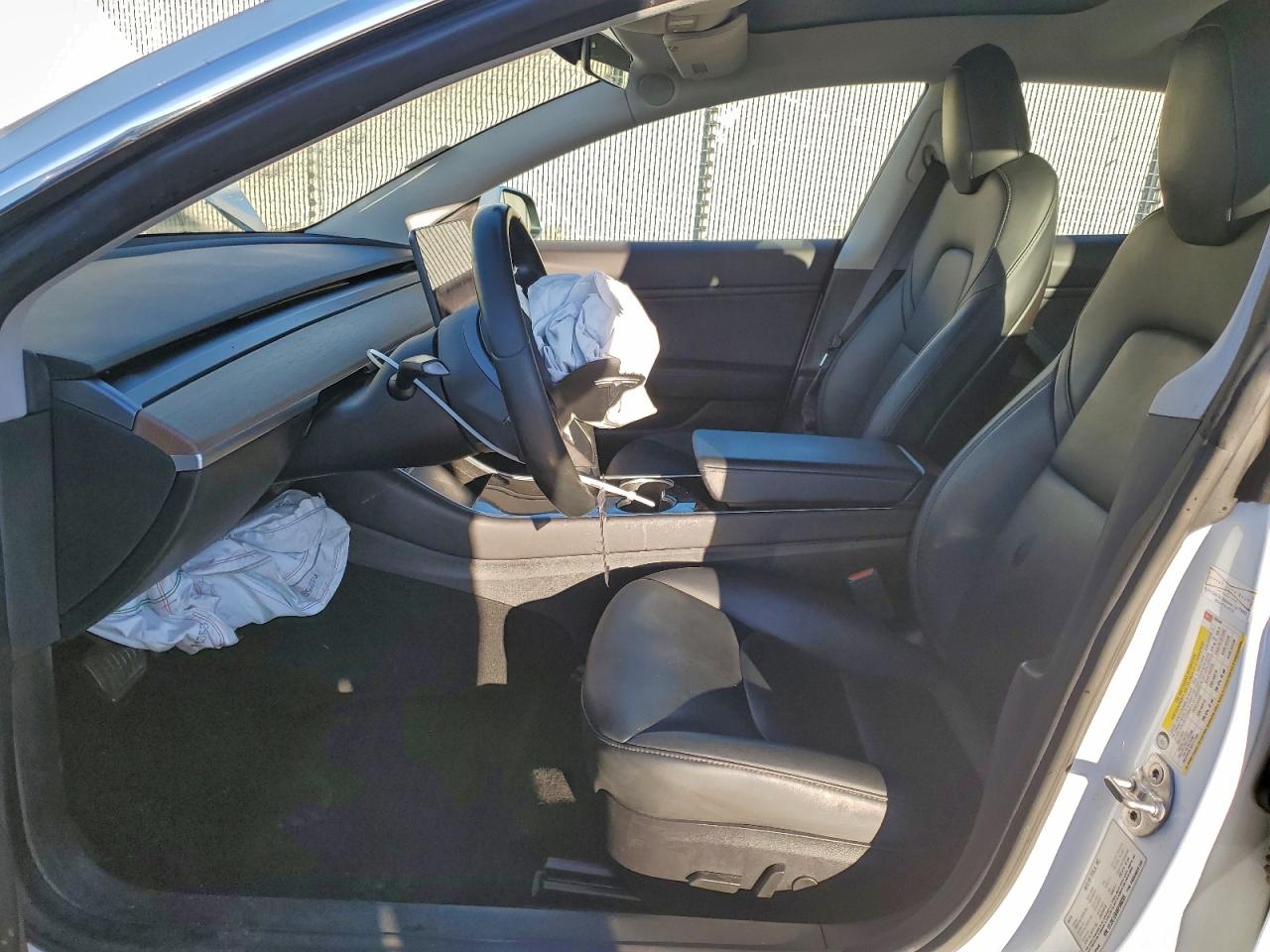 Tesla Model 3 Image 4