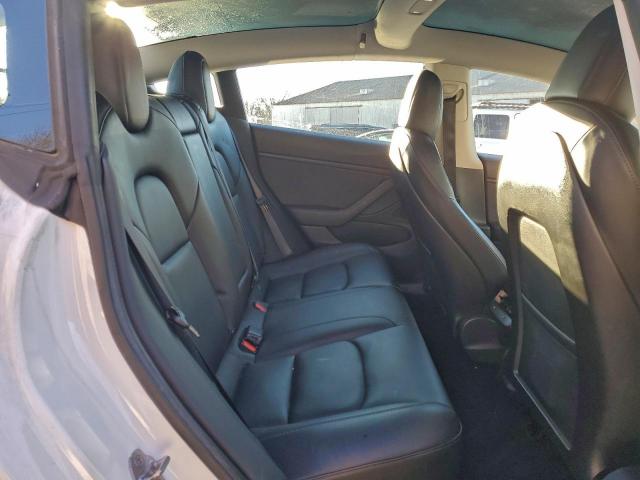 Tesla Model 3 Image 11