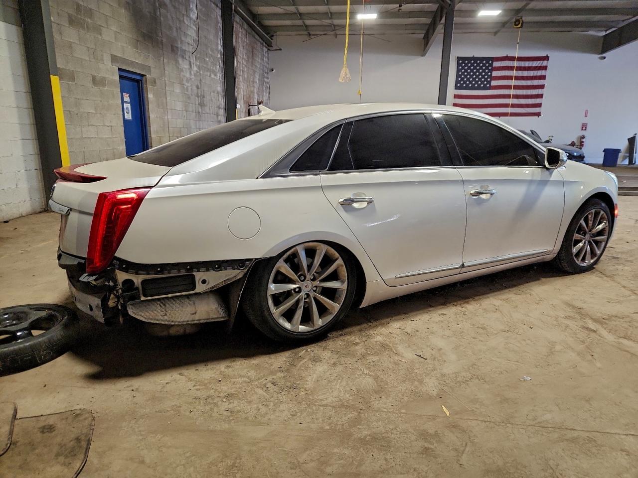 Cadillac XTS Luxury Collection Image 2