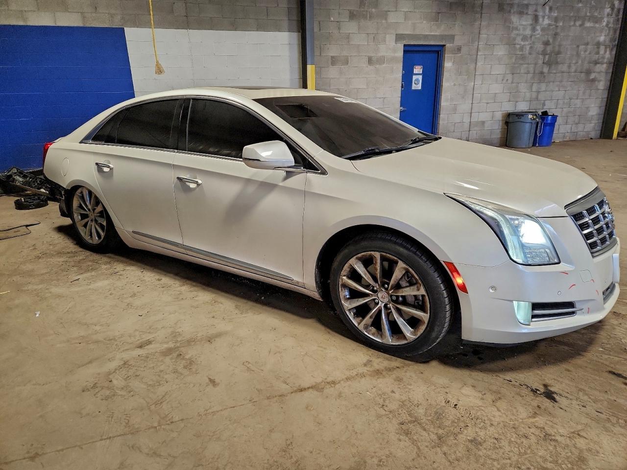 Cadillac XTS Luxury Collection Image 5