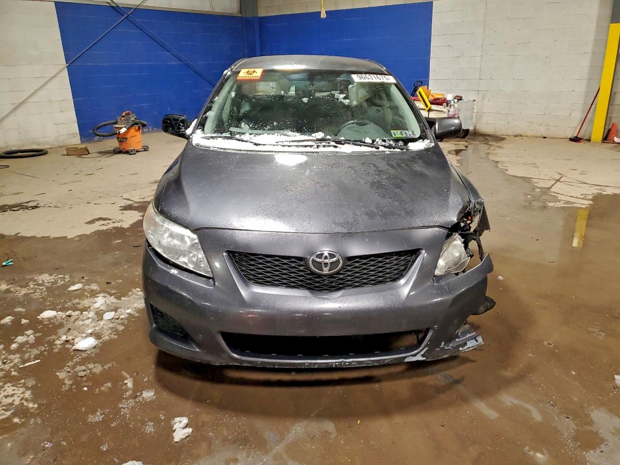 Toyota Corolla Base Image 11