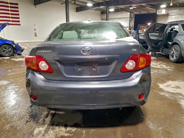 Toyota Corolla Base Image 12