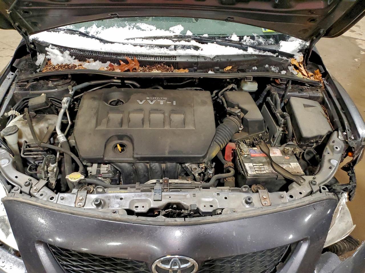 Toyota Corolla Base Image 6