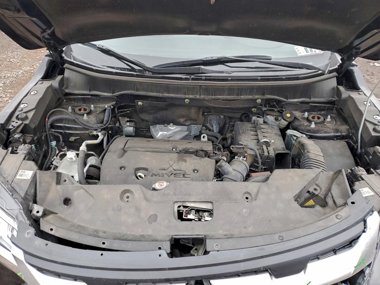 Mitsubishi Outlander S/se Image 8